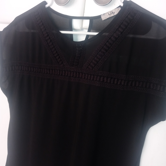 Sheek black women's blouse - Picture 1 of 8